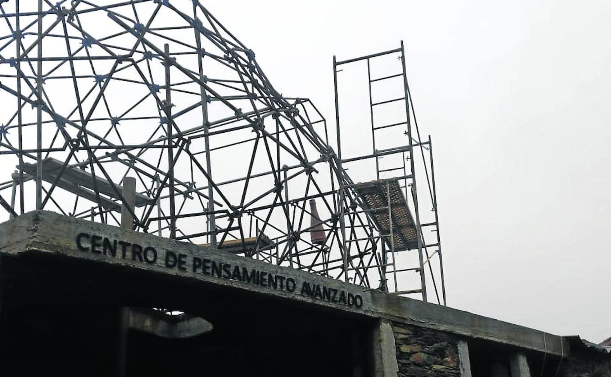 El Centro de Pensamiento Avanzado se ha ubicado bajo la gran escultura habitable que está creando Domingo Sánchez.