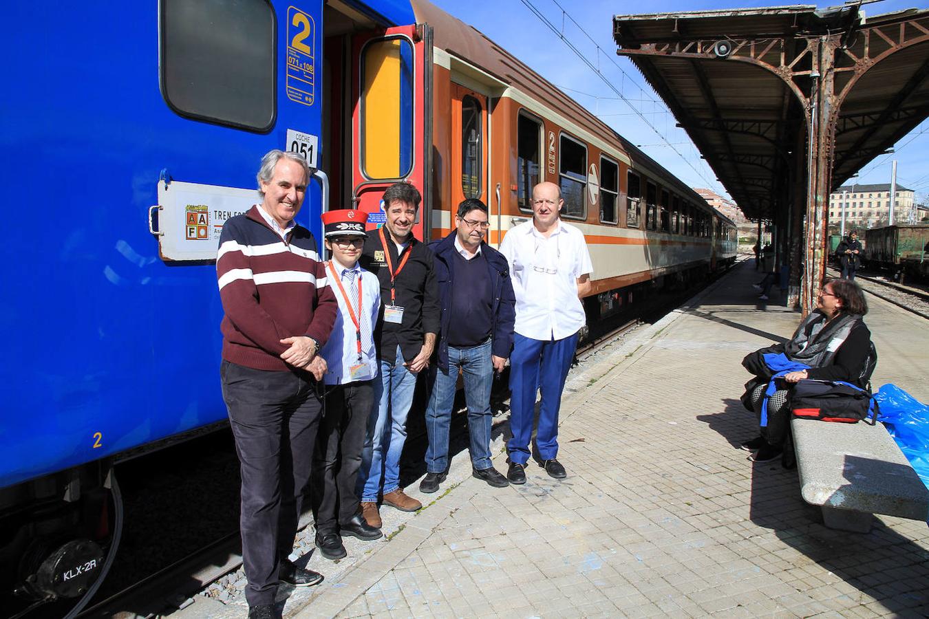 El 'tren de los ochenta' llega a Segovia. 