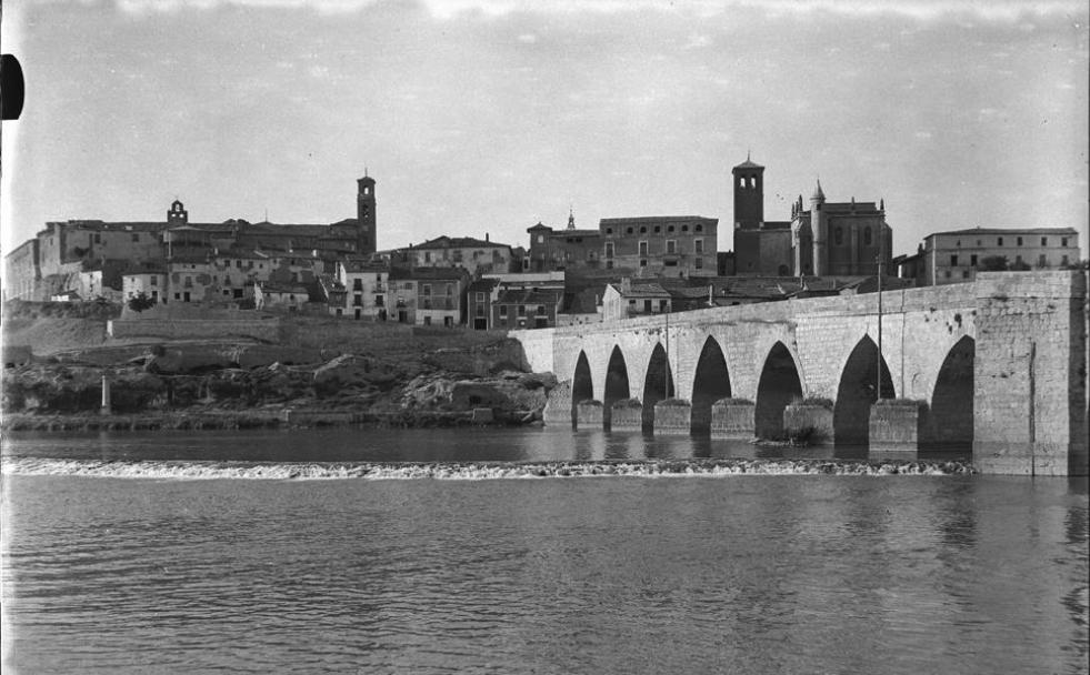 La villa de Tordesillas a principios del siglo XX. 