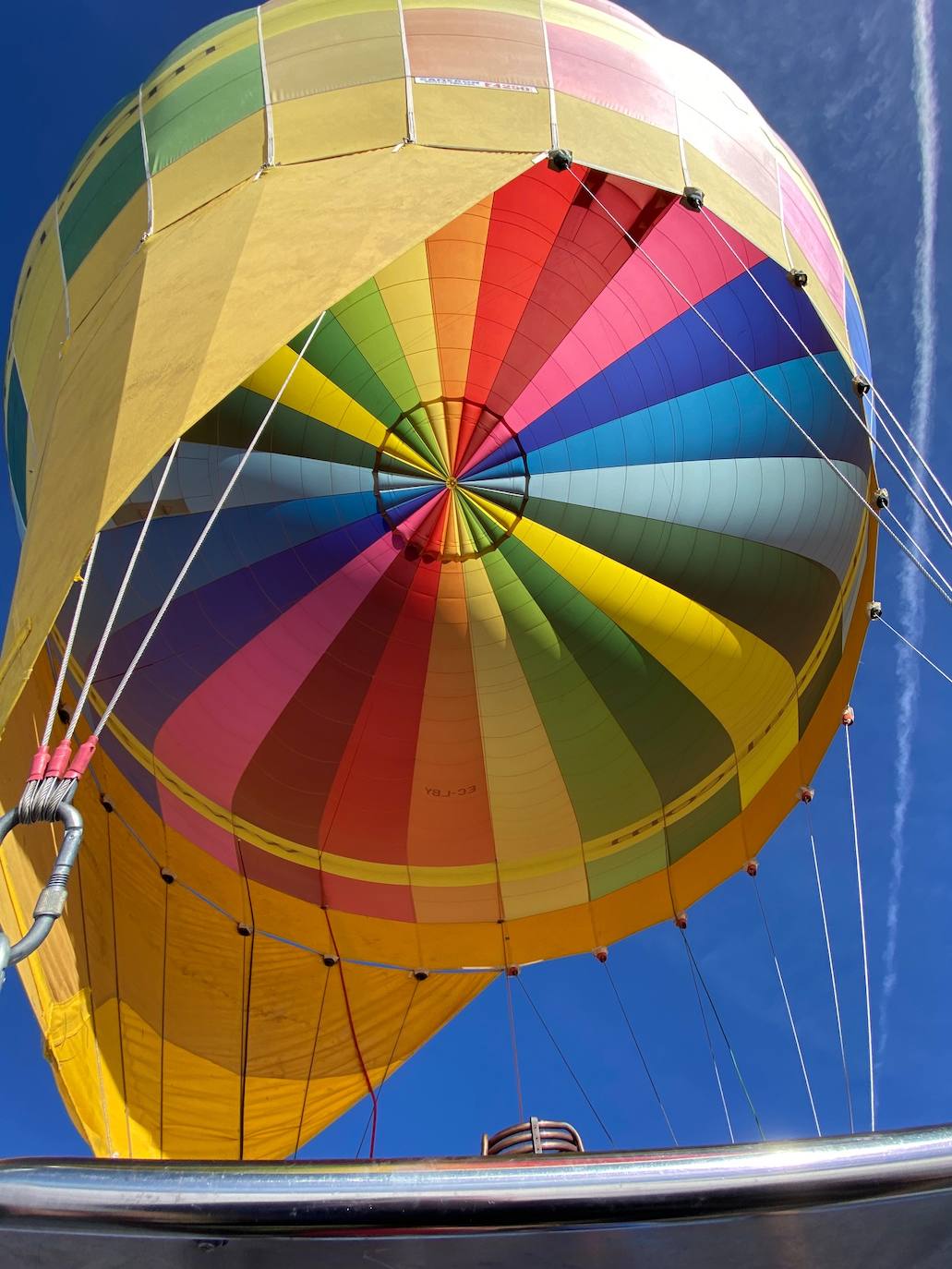 La travesía en globo sobre los Picos de Europa dejó este miércoles unas imágenes espectaculares. Una decena de participantes, procedentes de distintos puntos de España, participaron en esta prueba que se volvía a celebrar después de treinta años. 