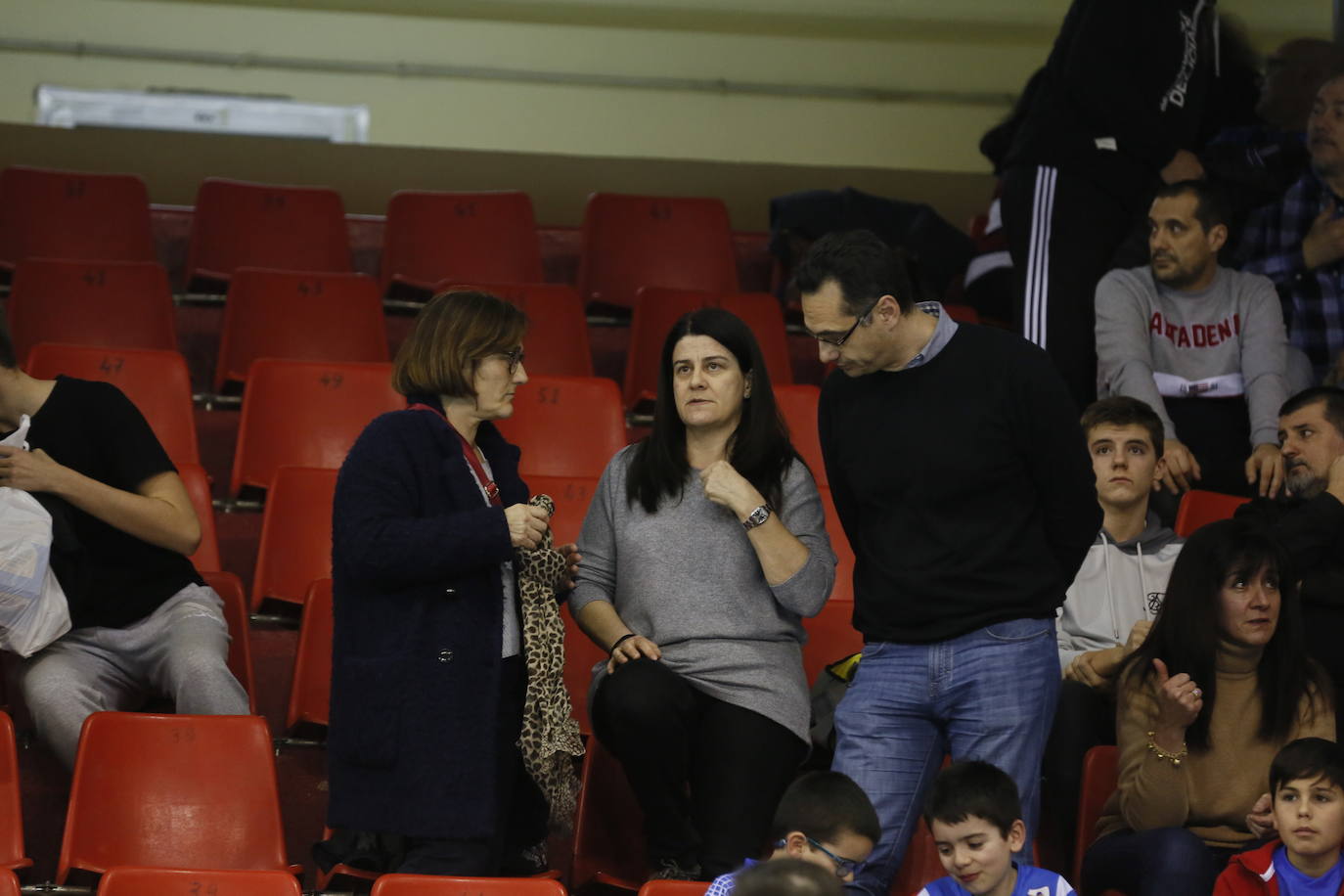 Fotos: Búscate en la grada del partido de balonmano entre Recoletas Atlético Valladolid y ABANCA Ademar León