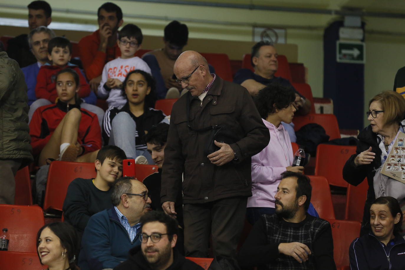 Fotos: Búscate en la grada del partido de balonmano entre Recoletas Atlético Valladolid y ABANCA Ademar León