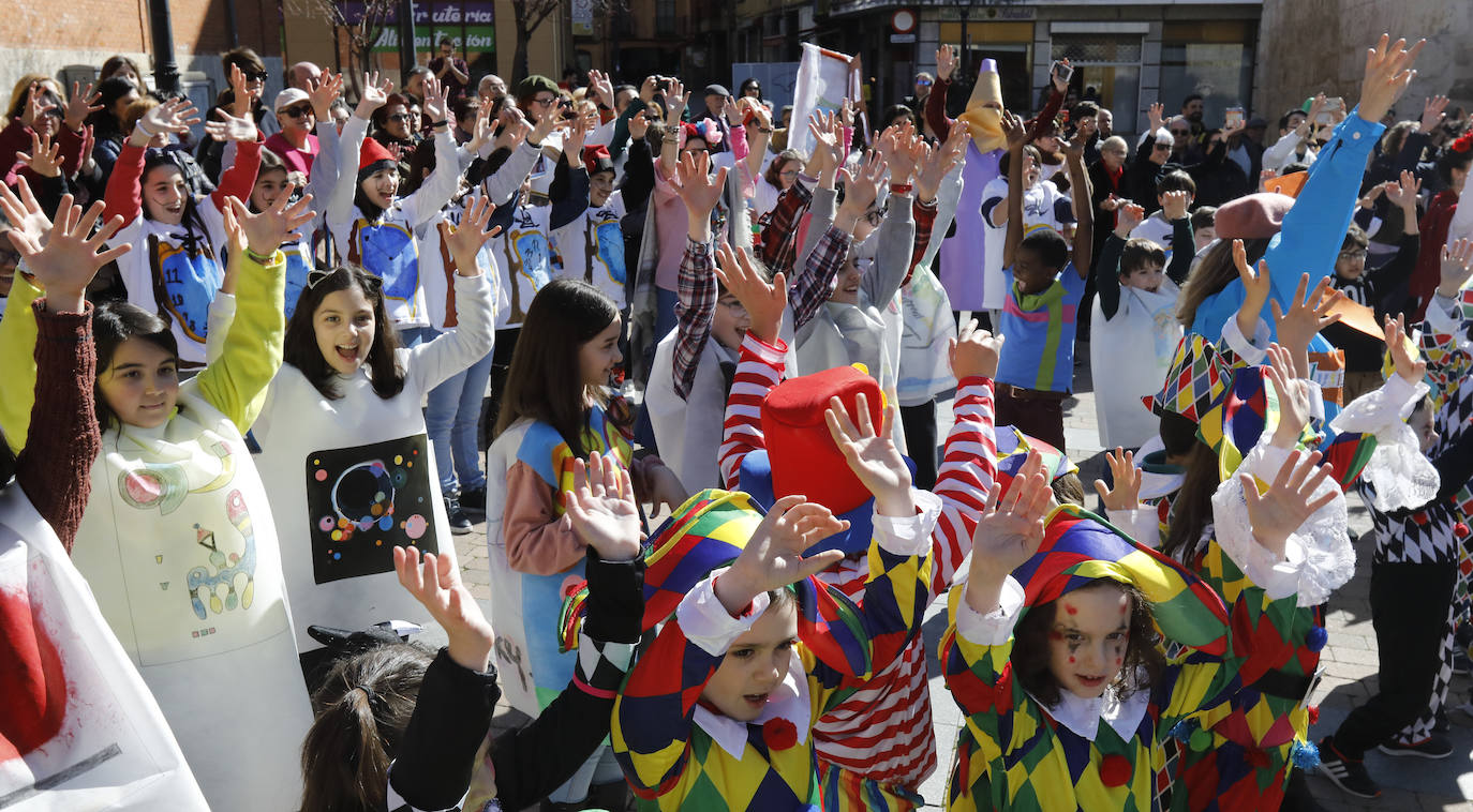 El colegio Jorge Manrique de Palencia vive el carnaval. 