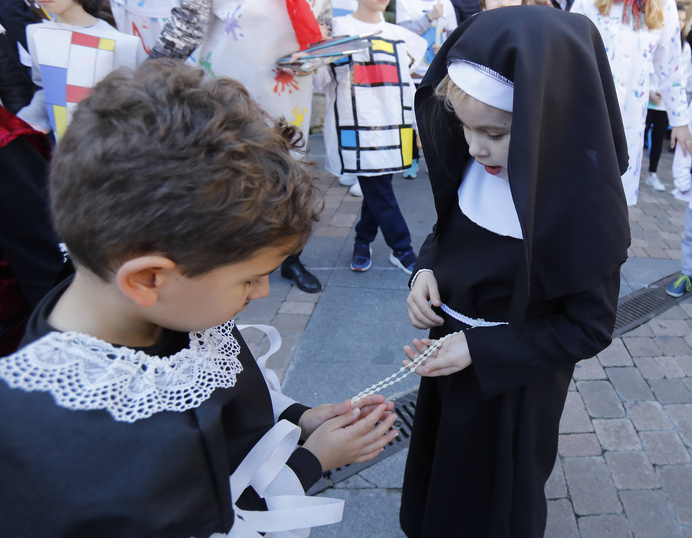 El colegio Jorge Manrique de Palencia vive el carnaval. 