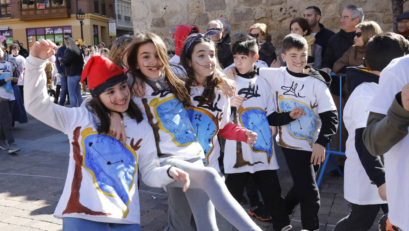 El colegio Jorge Manrique de Palencia vive el carnaval. 