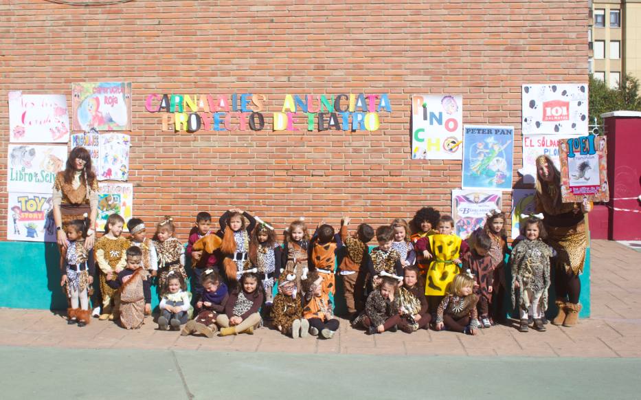 Carnaval en el colegio Sagrado Corazón-La Anunciata de Valladolid. Lo han dedicado a películas infantiles y han aprovechado para celebrar el bocata solidario.