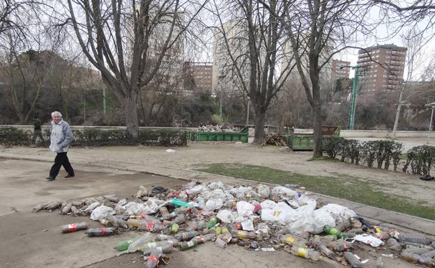 Destrozos en el mobiliario urbano, droga y comas etílicos en el Carnaval de Valladolid