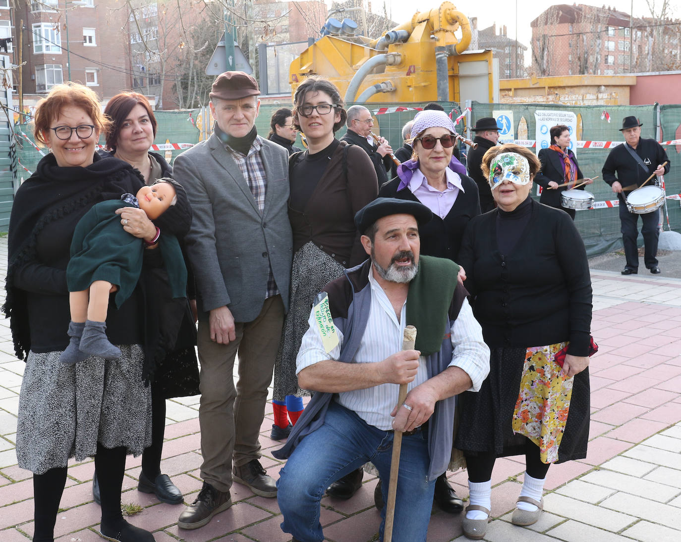 Vecinos de Pilarica vestidos de 'Los Santos Inocentes'.