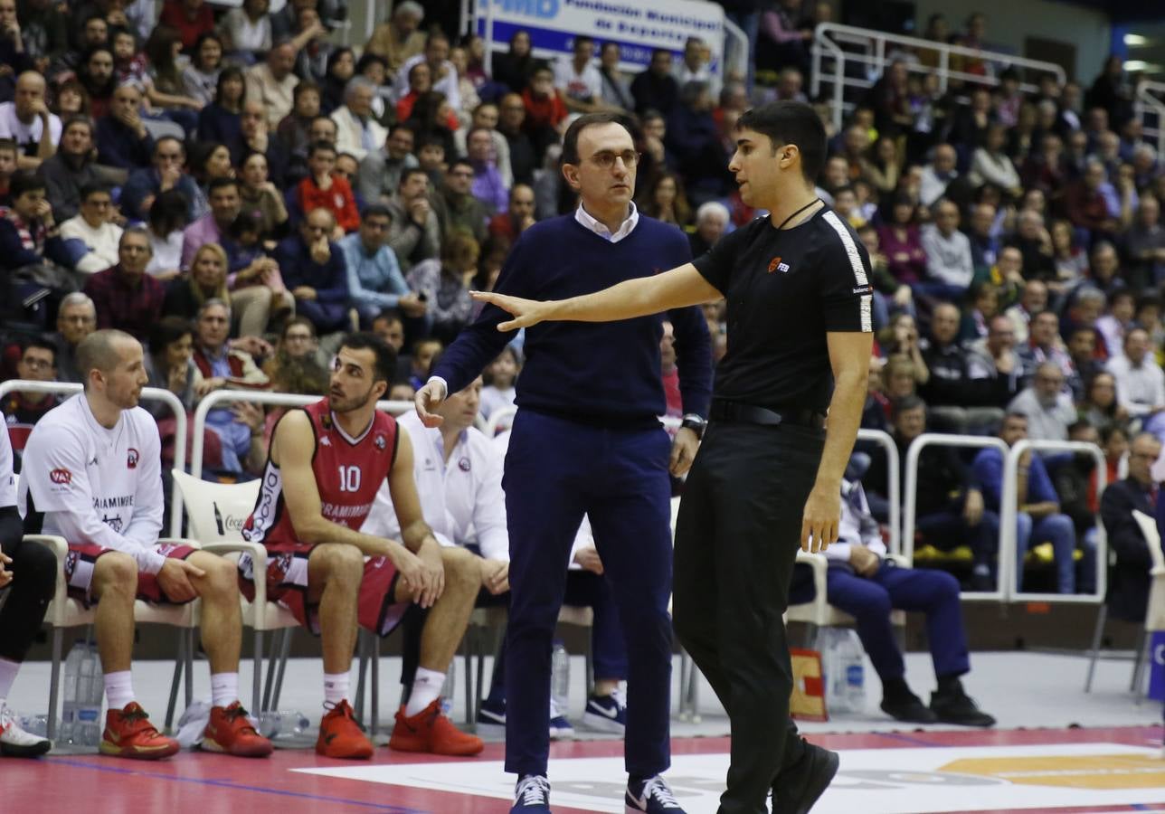 La dolorosa derrota en Lugo había sembrado una duda sobre el estado físico del equipo motivada por una merma en el ritmo y, sobre todo, en la intensidad atrás. Y ésta quedó sin despejar con un juego a ráfagas, sin continuidad y a expensas durante demasiados minutos de un rival muy justo de recursos.