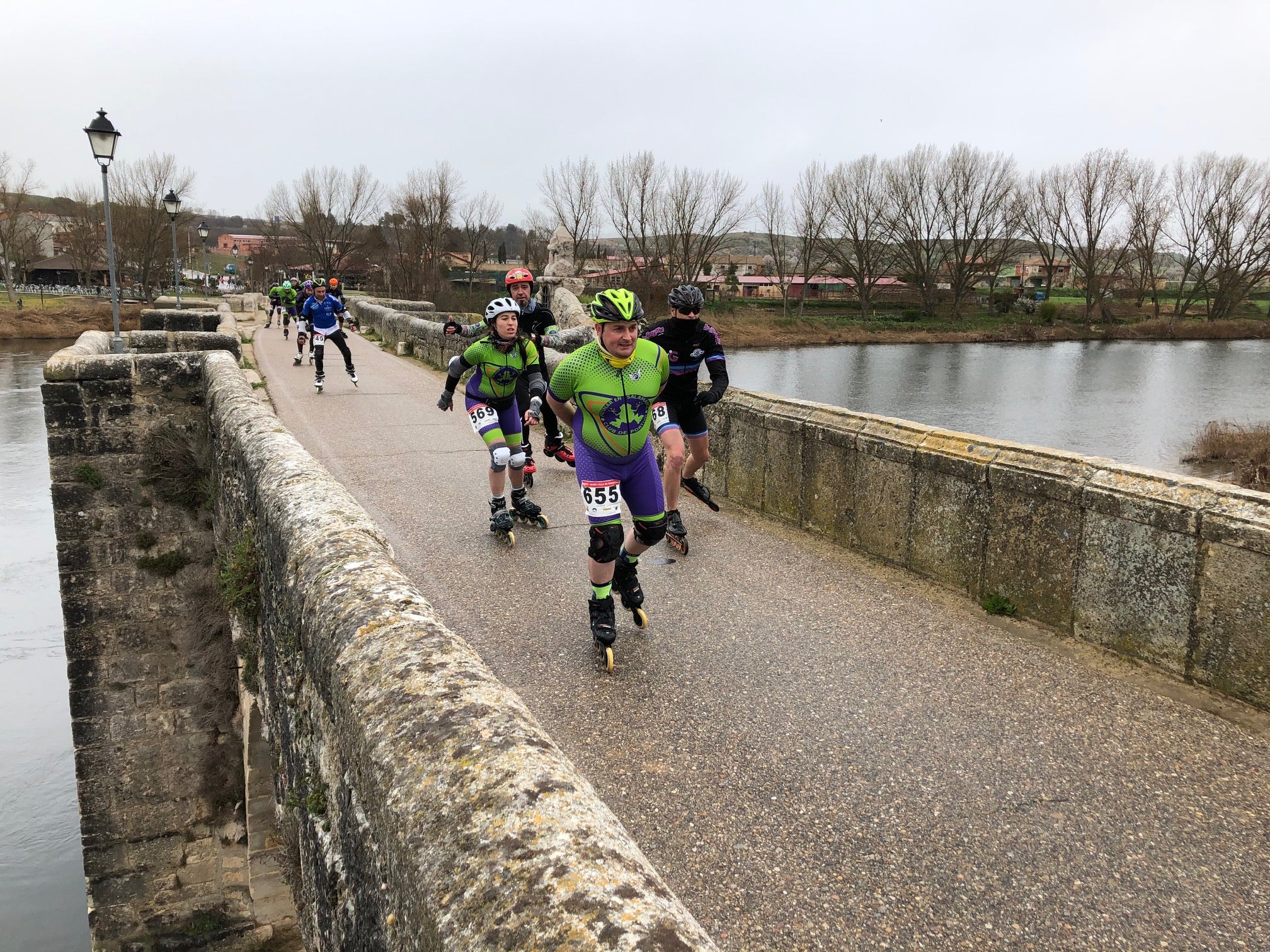 Fotos: Las imágenes de los patinadores de la carrera de Simancas