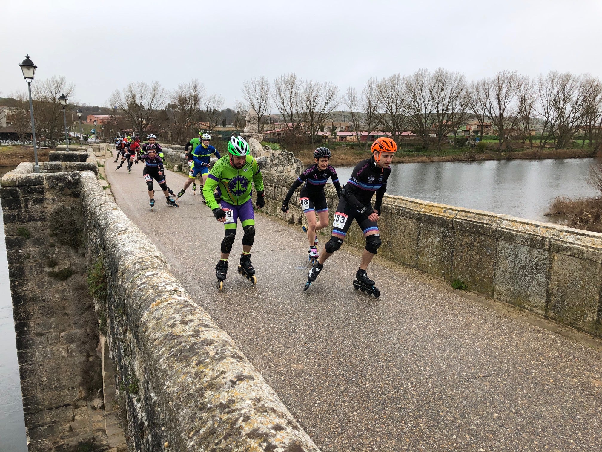 Fotos: Las imágenes de los patinadores de la carrera de Simancas