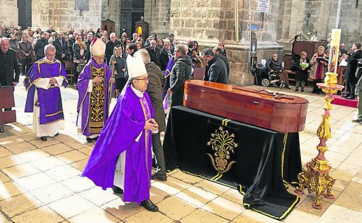 Luis Argüello y Ricardo Blázquez, en el funeral en la Catedral. 