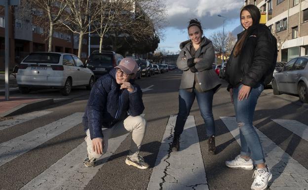 Fran, Silvia y Frida, del proyecto Gritando al mundo. 