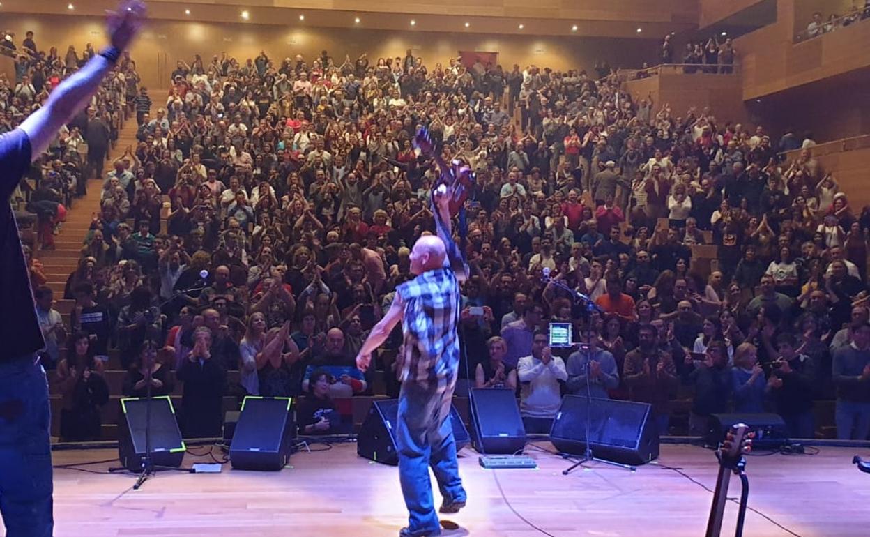 Los Celtas Cortos actúan en el 30 aniversario de AJUPAREVA.