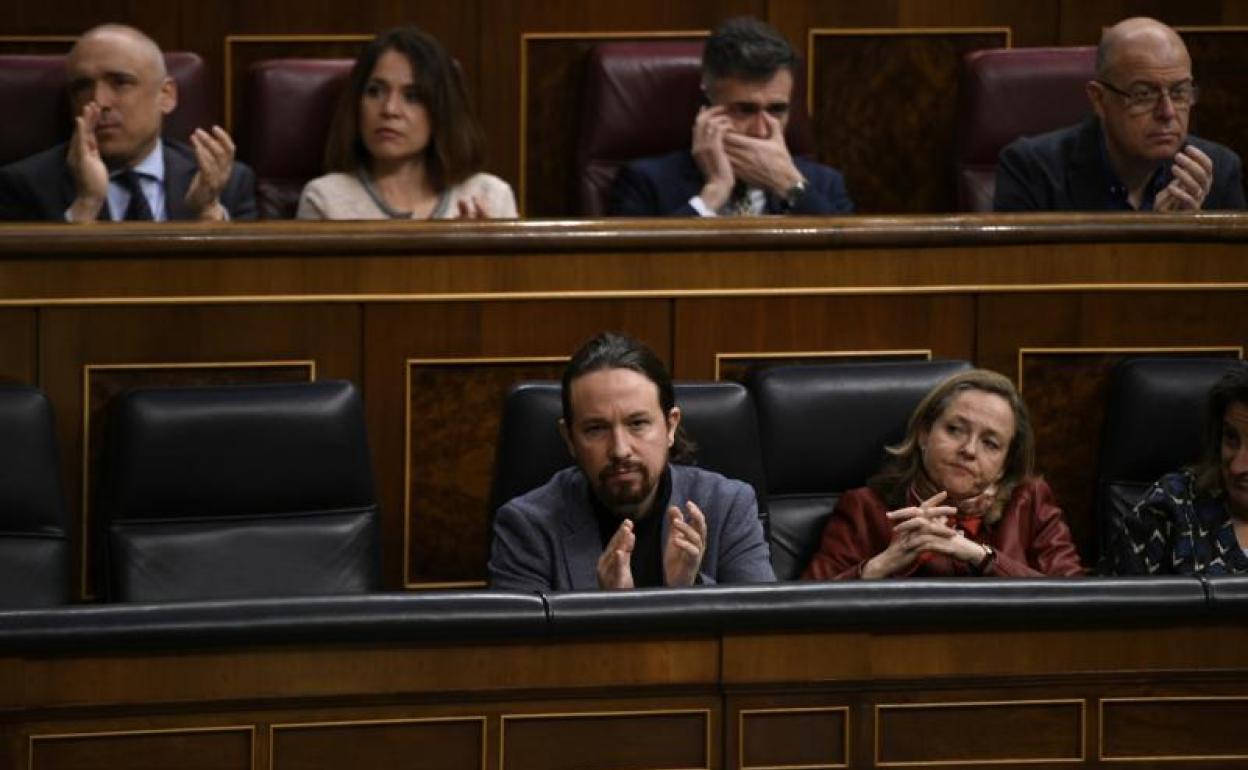 Iglesias, vicepresidente segundo del Gobierno, y Calvinño, vicepresidenta económica 