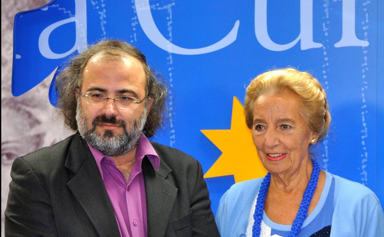 Alfredor Pérez Alencart y Pilar Fernández Labrador. 