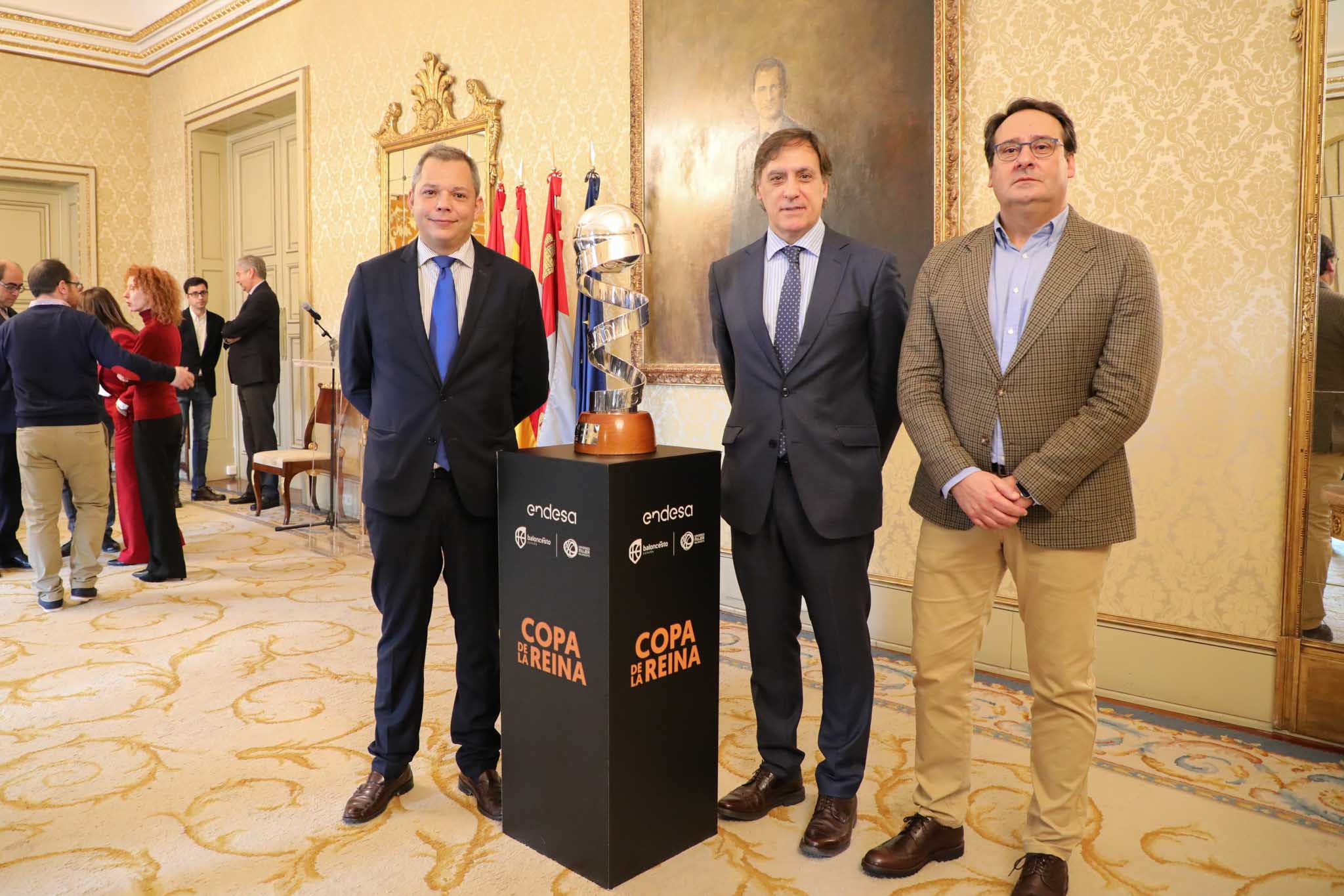 El alcalde de Salamanca, Carlos García Carbayo, ha augurado que la ciudad entera se volcará con el evento deportivo, que se celebra desde hoy y hasta el próximo domingo en la capital salmantina, y ha destacado que esta competición tan importante es una ocasión excepcional para promocionar el nombre de Salamanca ligado al turismo deportivo.