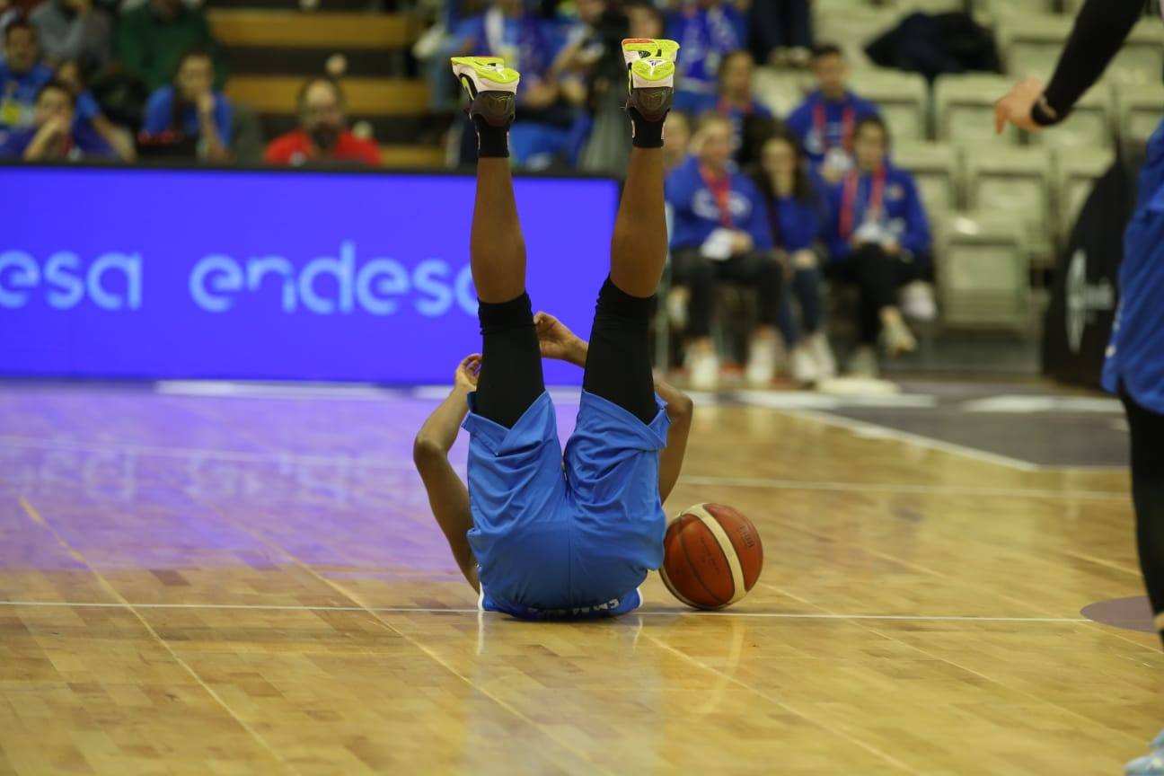 Aunque hace solo dos semanas el equipo salmantino vapuleo al rival en Würzburg ganando por 80-50, para evitar confianzas prefieren ponerse como referencia el partido de la primera vuelta en tierras gallegas en el que perdieron por 68-62.