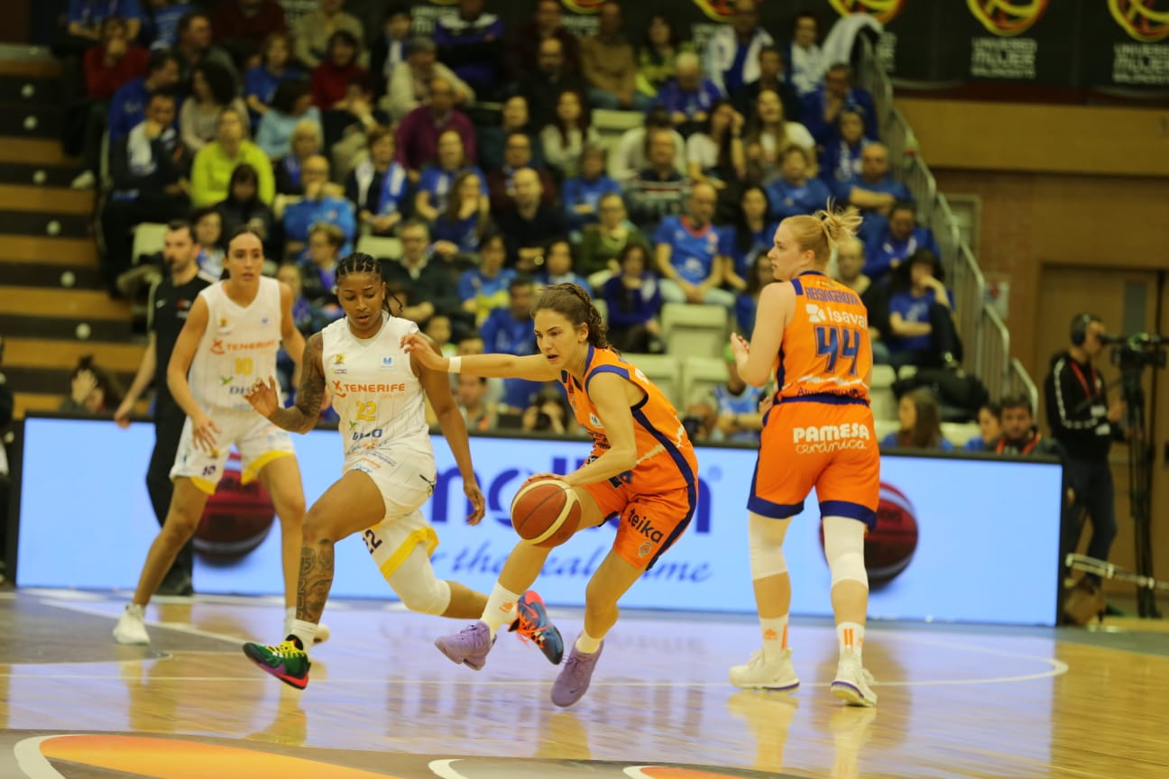 Los dos equipos se han visto las caras en la Liga recientemente con triunfo para las valencianas 75-58.