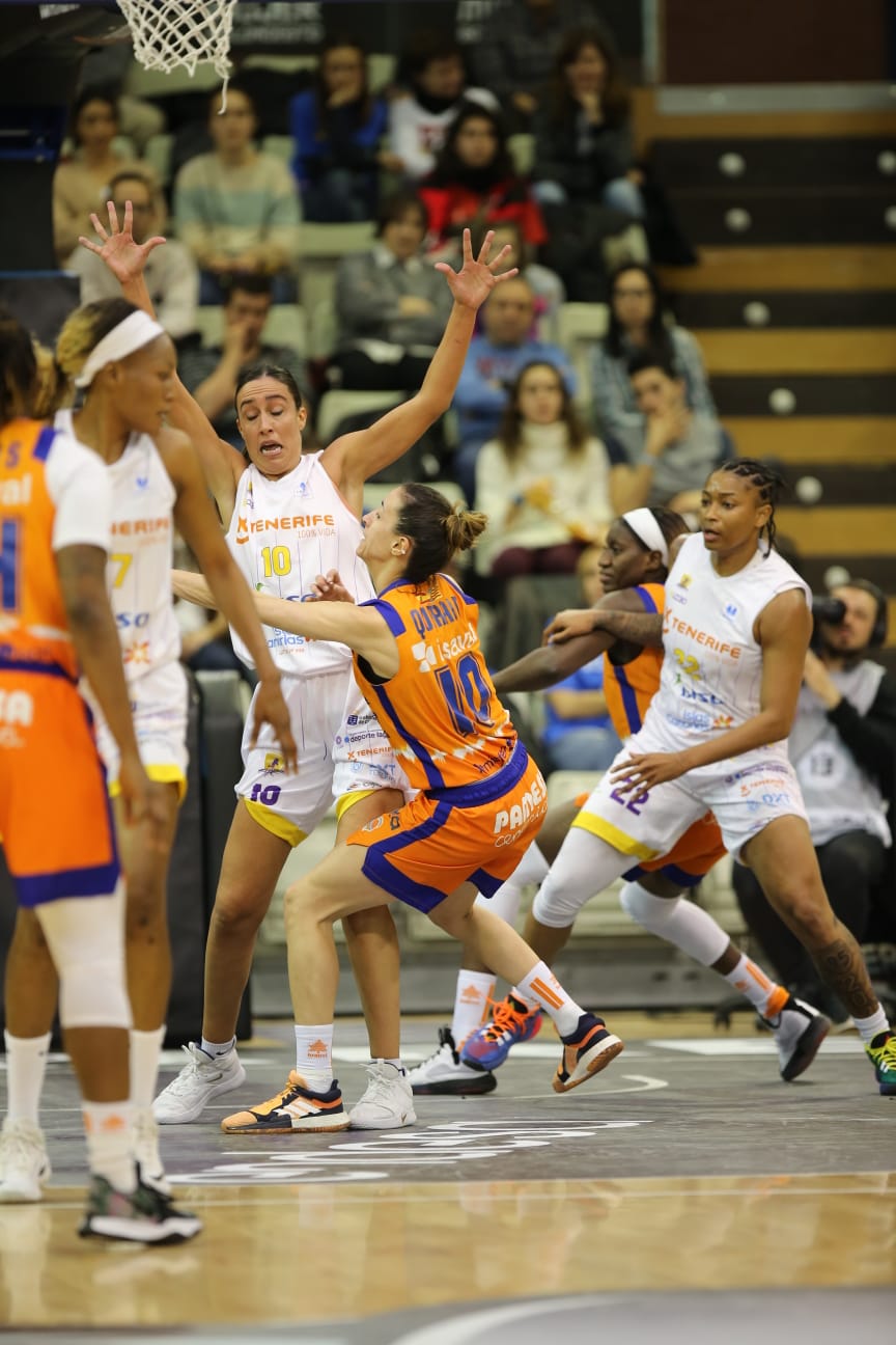 Los dos equipos se han visto las caras en la Liga recientemente con triunfo para las valencianas 75-58.