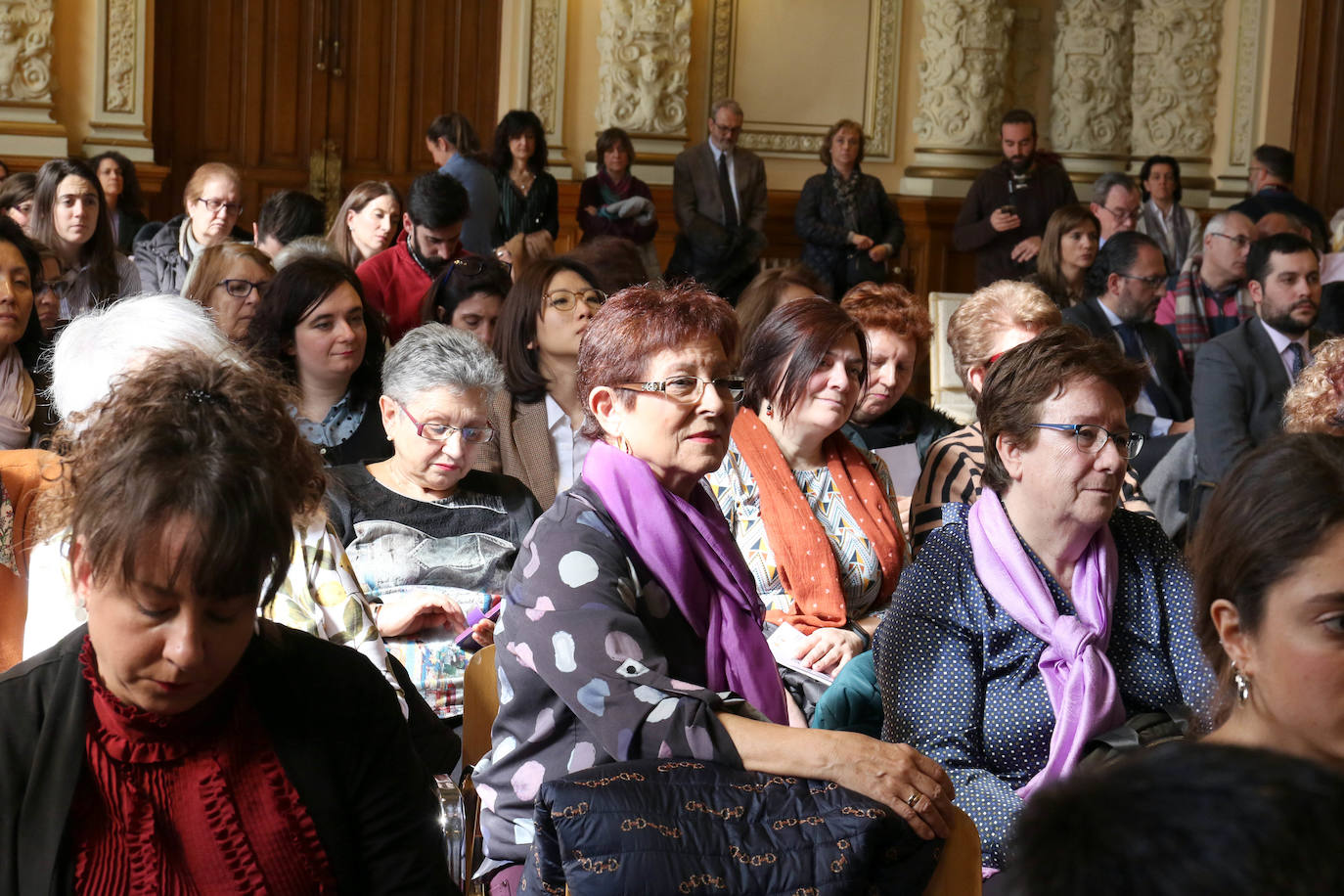 Fotos: Lectura del manifiesto de Día de la Mujer en el Ayuntamiento de Valladolid