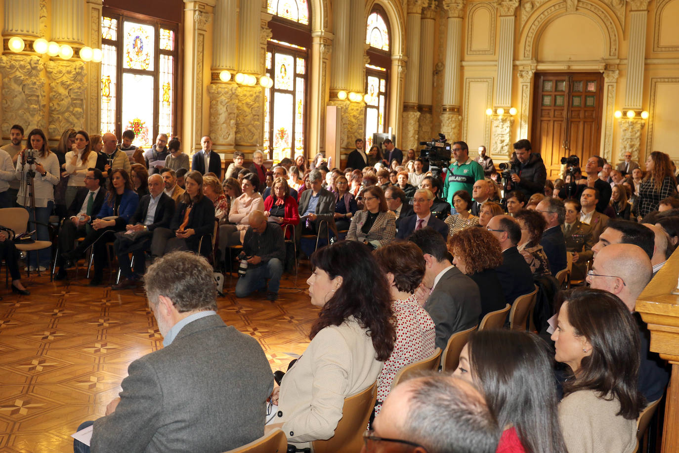 Fotos: Lectura del manifiesto de Día de la Mujer en el Ayuntamiento de Valladolid