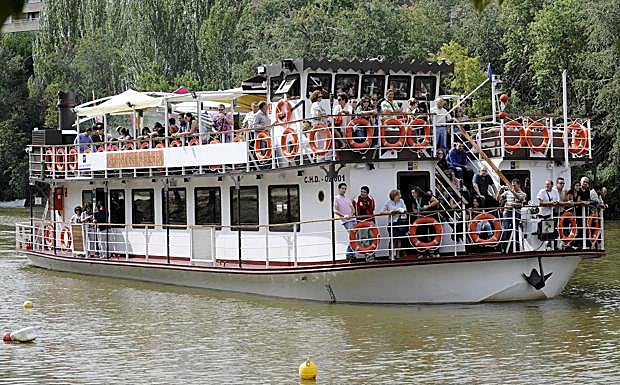 Paseo en barco por el río Pisuerga, en Valladolid.