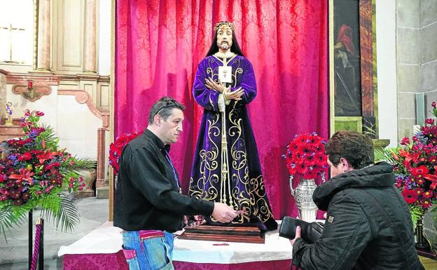 Distribuir la comunión en la mano y no dar la paz, consejos por el coronavirus en la iglesia de Salamanca