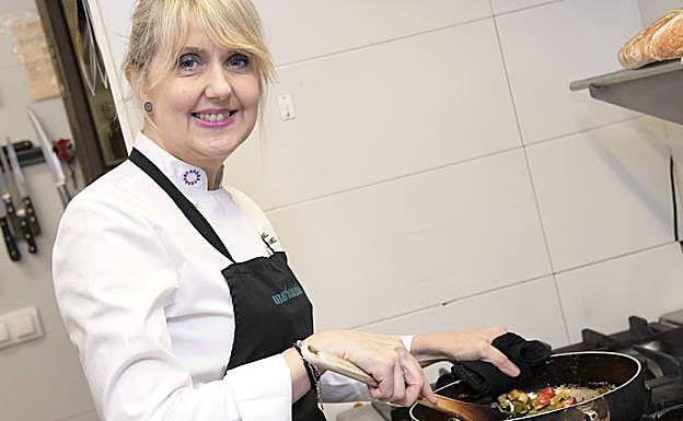 La cocinera Isabel Álvarez, en su restaurante de Burgos