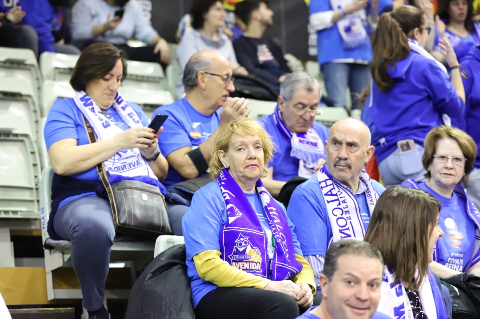 Fotos: Aficion en la final de la Copa de la Reina