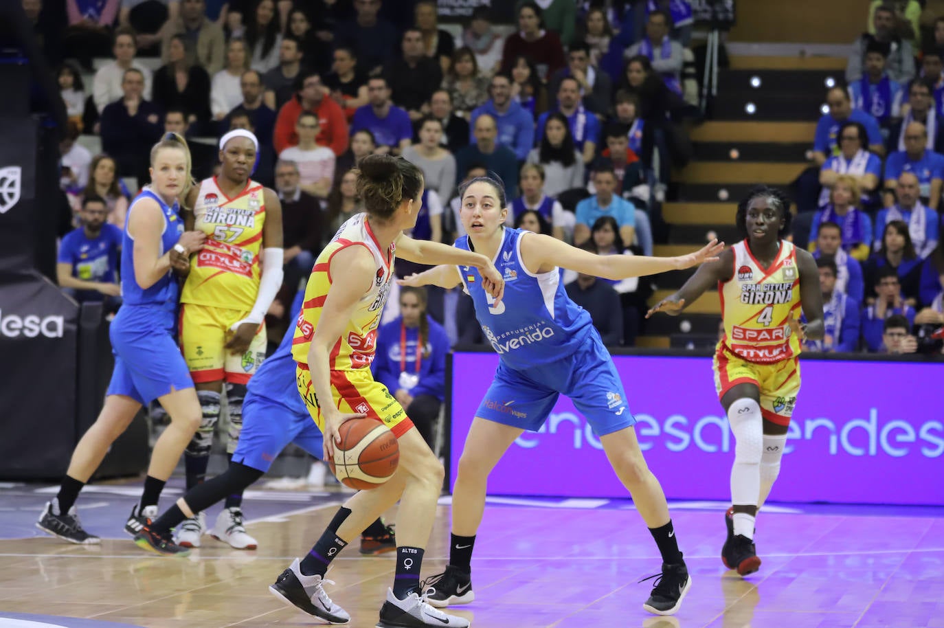 Fotos: El CB Avenida reina en su Copa y hace historia ante Girona con su noveno título (76-58)