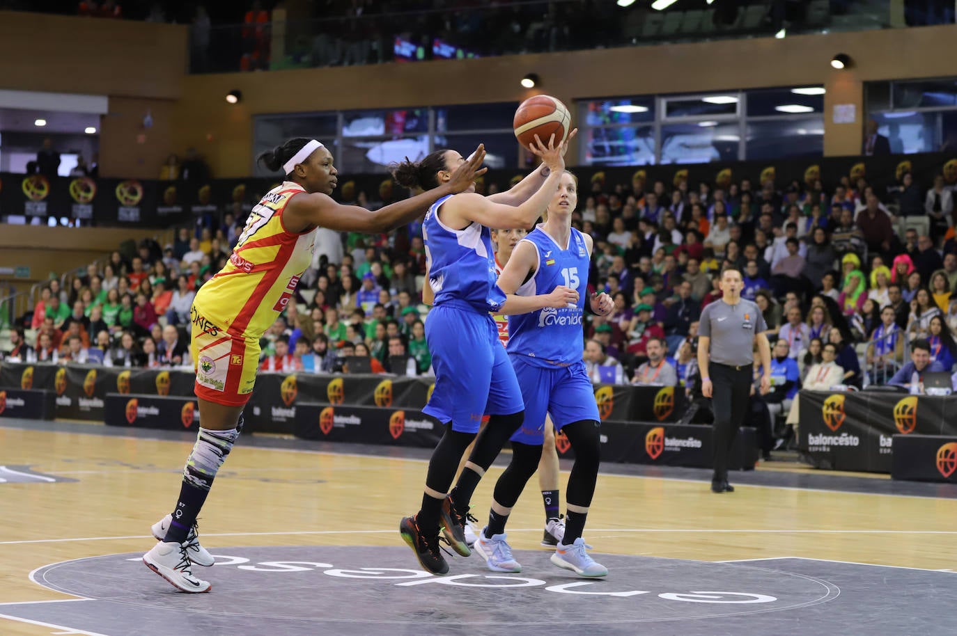 Fotos: El CB Avenida reina en su Copa y hace historia ante Girona con su noveno título (76-58)