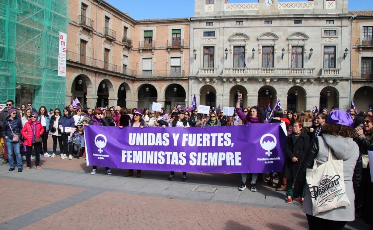 Más de un millar de personas se manifiestan en Ávila por la igualdad de géneros