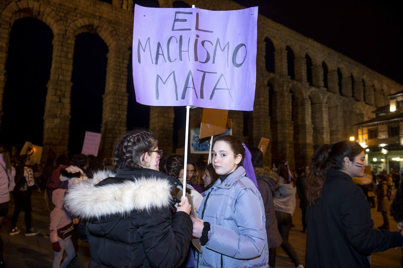 Lectura del manifiesto desde la terraza de Santa Columba, al finalizar la manifestación. 