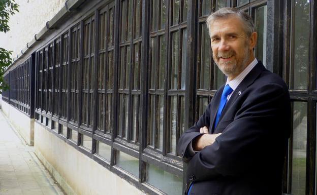 Carlos Larrinaga González, Juan Manuel Manso y Manuel Pérez Mateos, los tres candidatos a rector de la UBU
