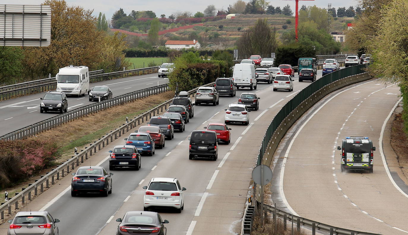 La Guardia Civil de Astorga investiga a cuatro camioneros por manipulación de tacógrafos