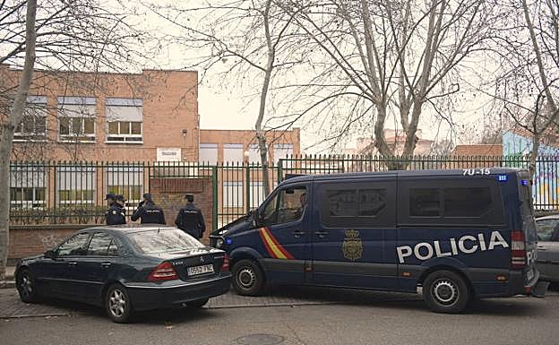 Envían a casa a la niña que cayó desde la ventana de su colegio de Valladolid para evitar que pueda contagiarse en el hospital