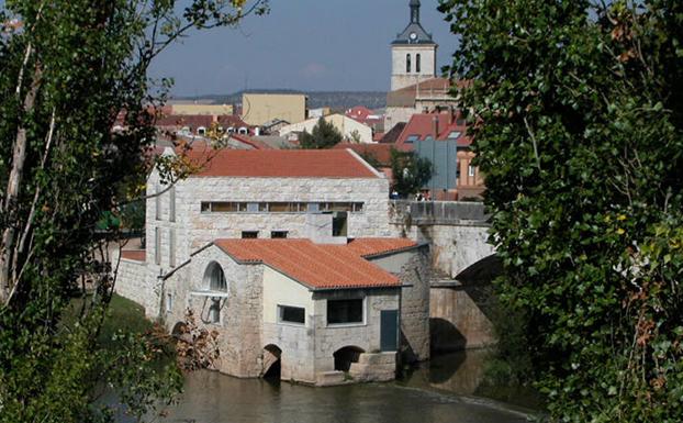 El complejo molinero a orillas del Duero a su paso por Tudela. 