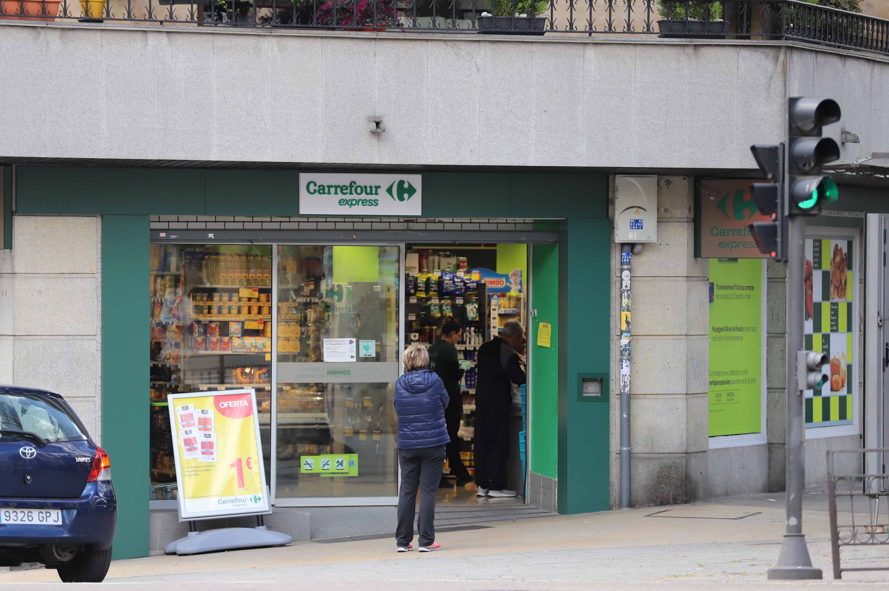 Salamanca ha vivido hoy el primer día en estado de alerta con las calles prácticamente vacías. 