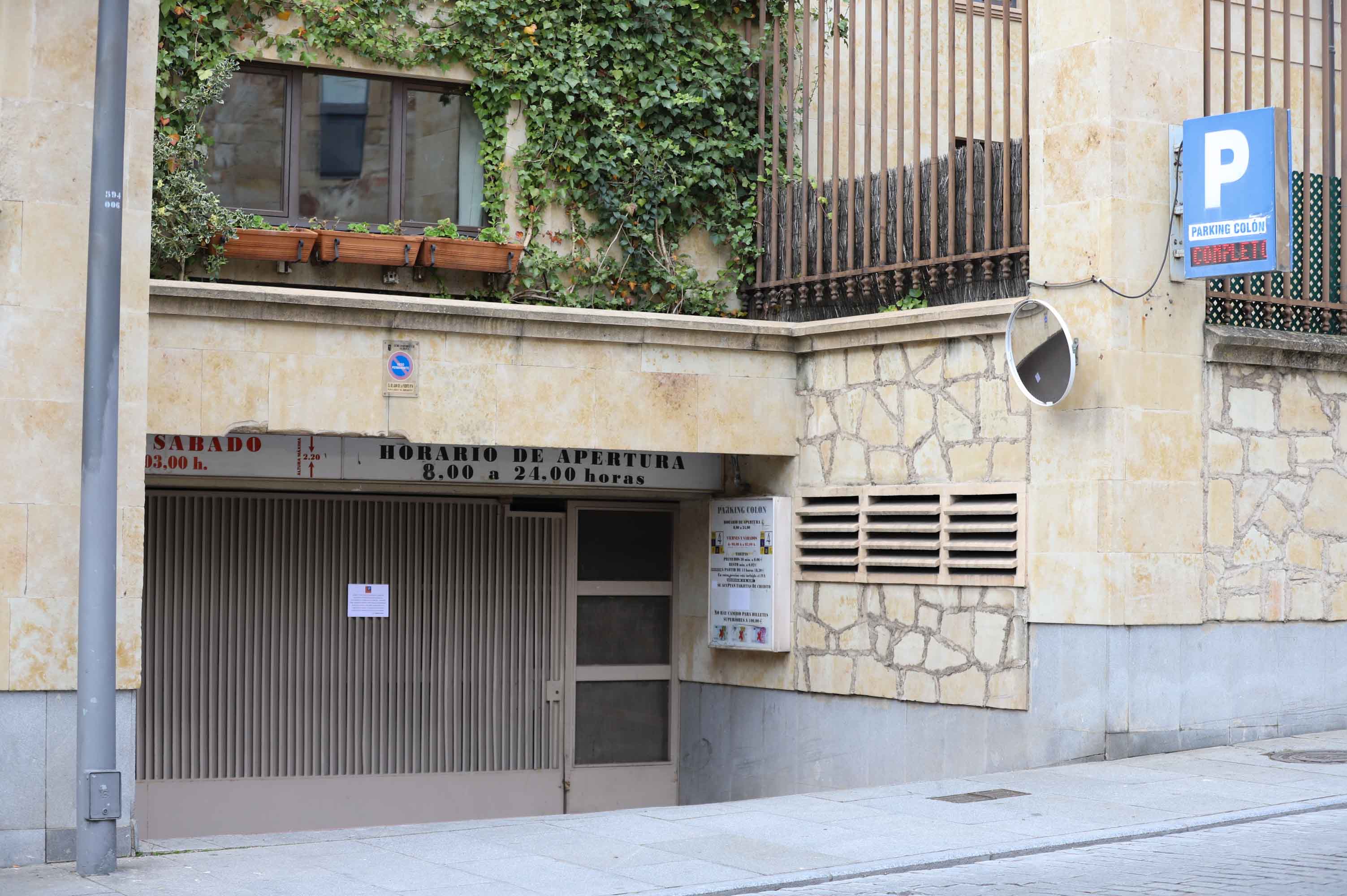 Salamanca ha vivido hoy el primer día en estado de alerta con las calles prácticamente vacías. 