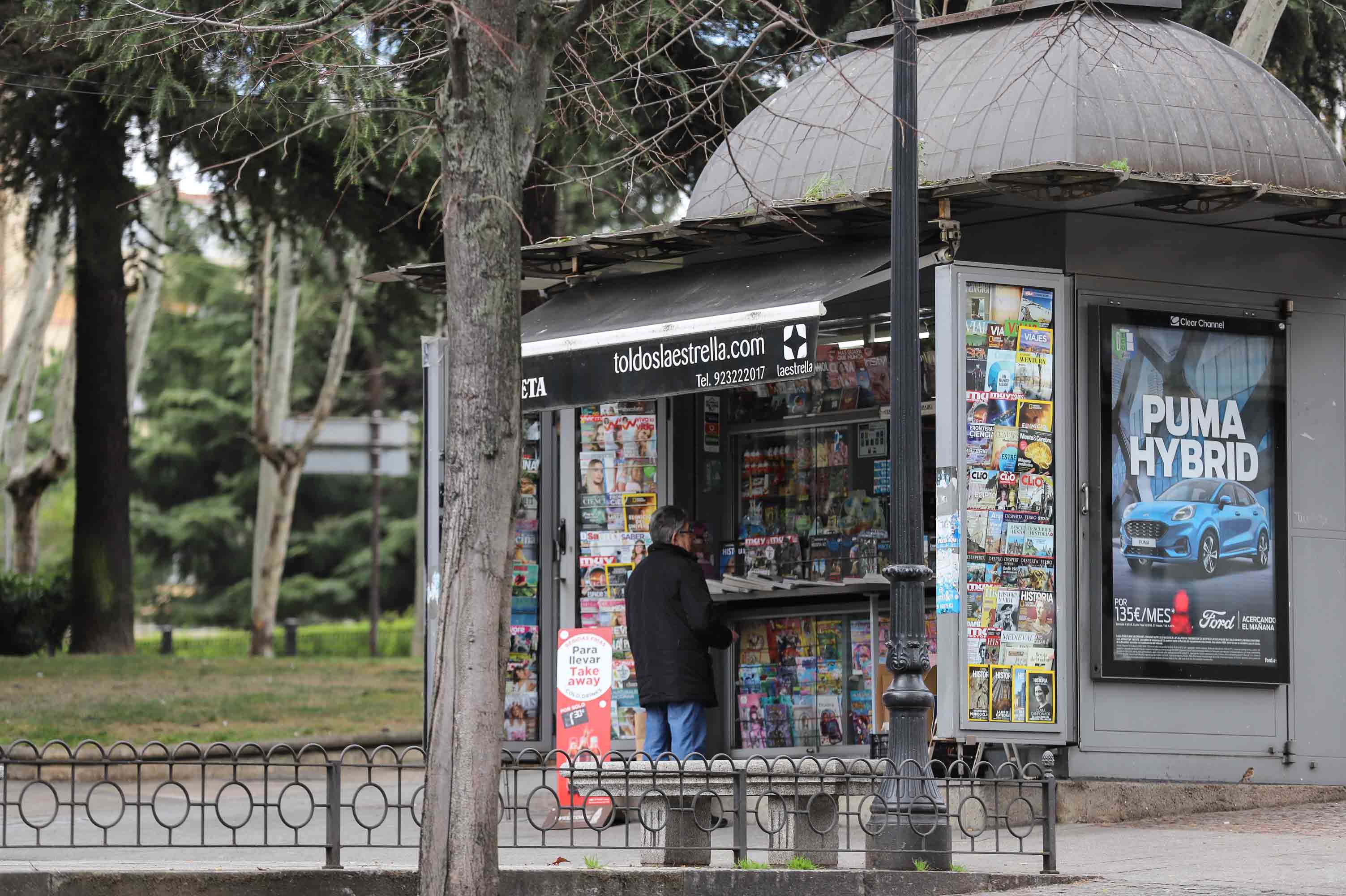 Salamanca ha vivido hoy el primer día en estado de alerta con las calles prácticamente vacías. 