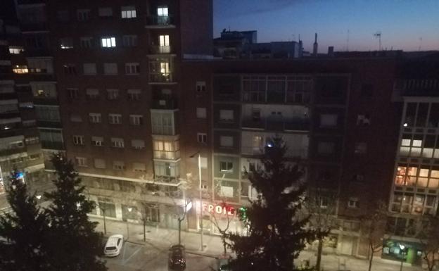 Los palentinos se sumaron hoy al aplauso solidario. 