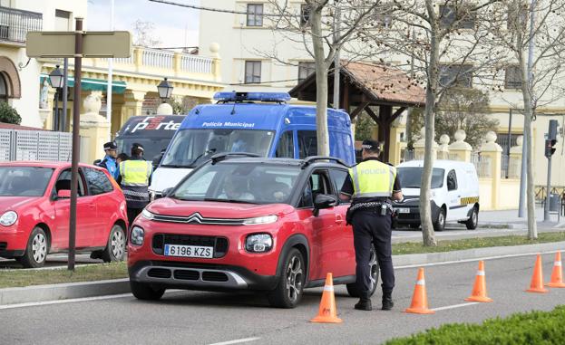 Denuncian a 19 personas y ocho empresas por incumplir el estado de alarma en Valladolid