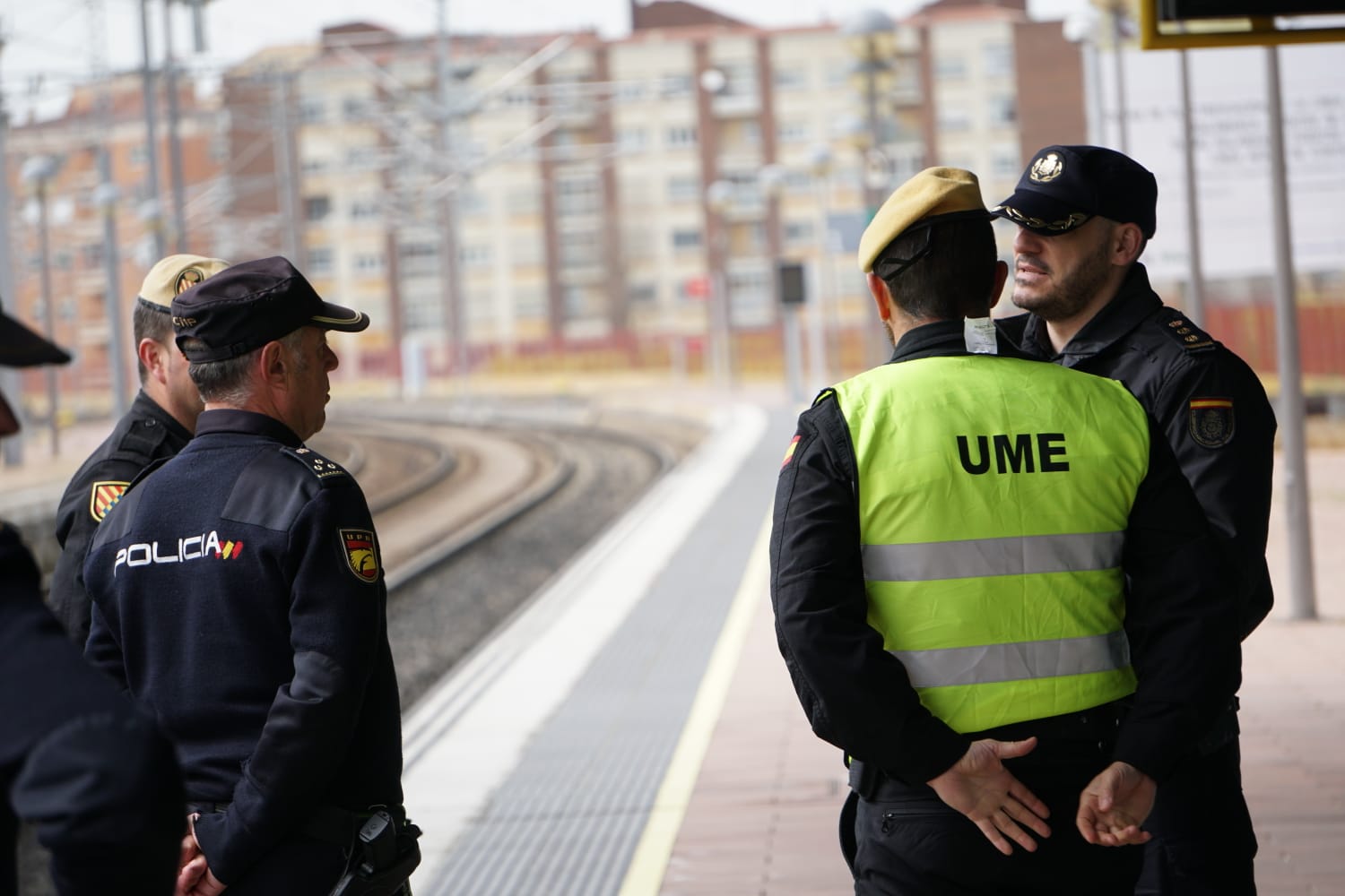 Fotos: La UME desinfecta las calles de Salamanca