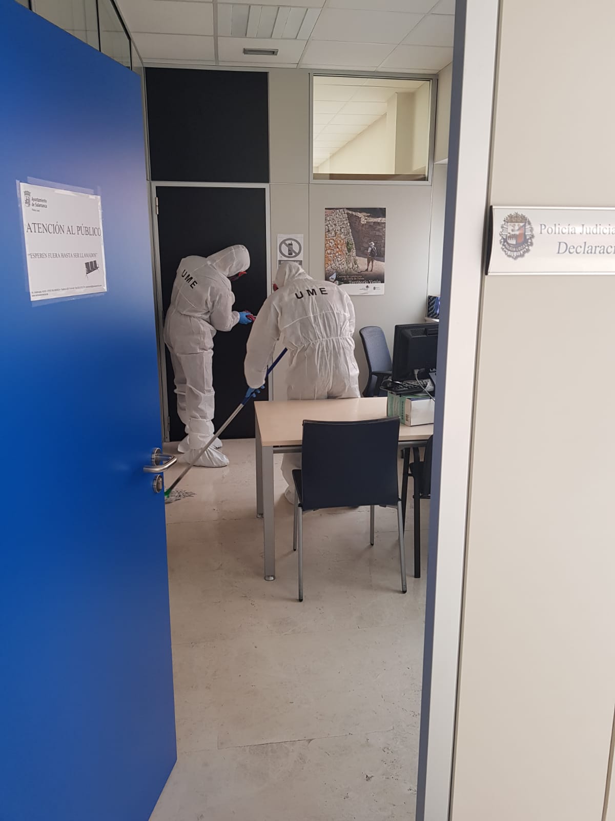 Fotos: La UME desinfecta las calles de Salamanca