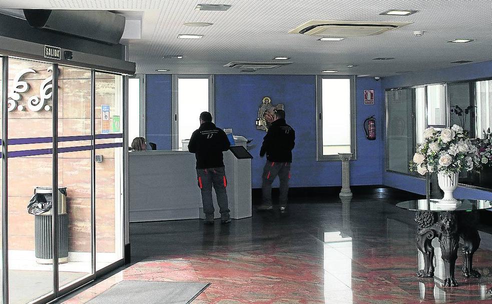 La inmensa soledad del último adiós