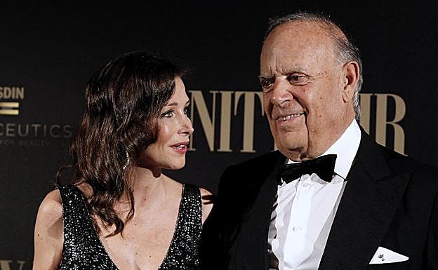 Carlos Falcó junto a su actual mujer, la exmodelo malagueña Esther Doña.