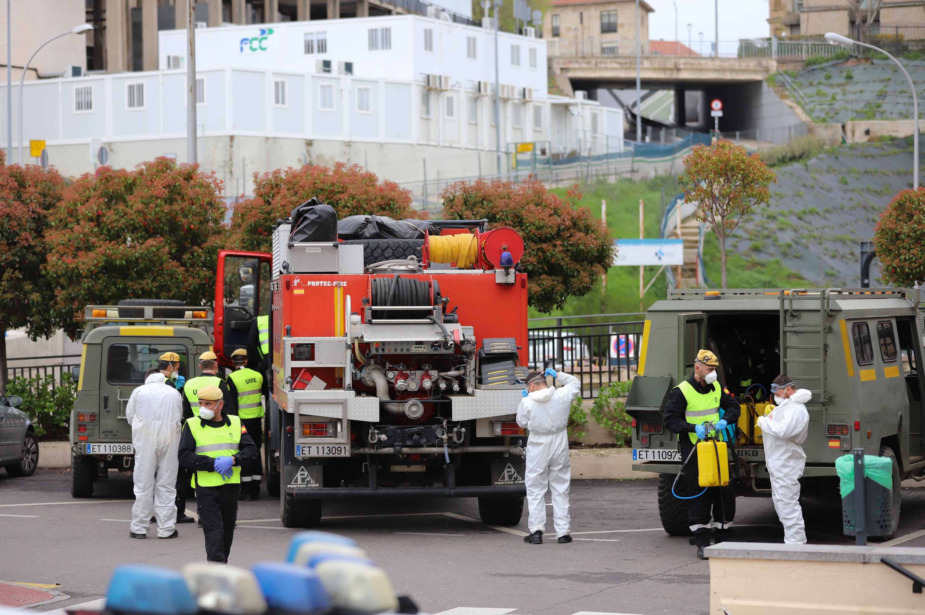 Intervención de la UME en el complejo hospitalario de Salamanca.