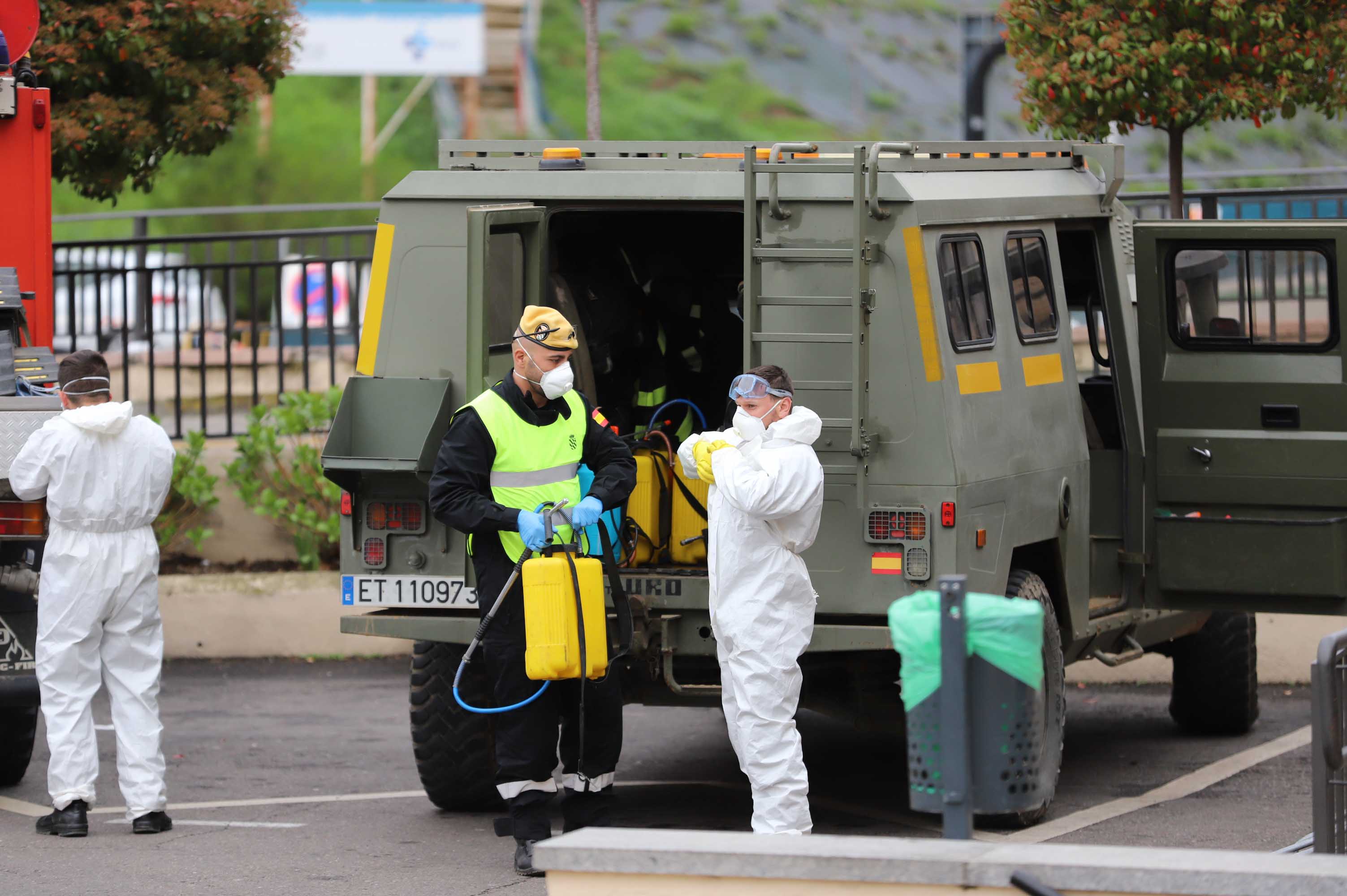 Intervención de la UME en el complejo hospitalario de Salamanca.