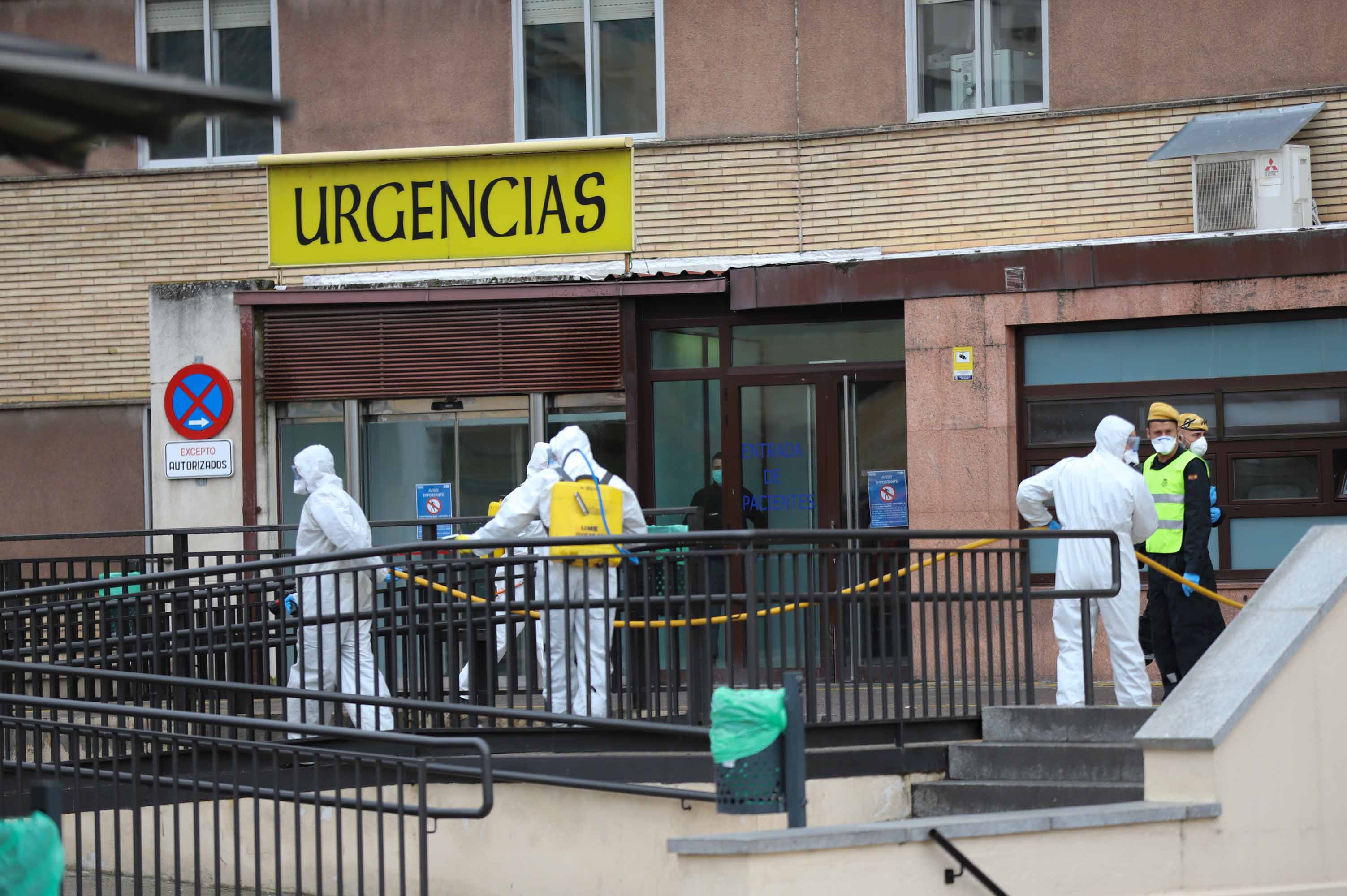 Intervención de la UME en el complejo hospitalario de Salamanca.